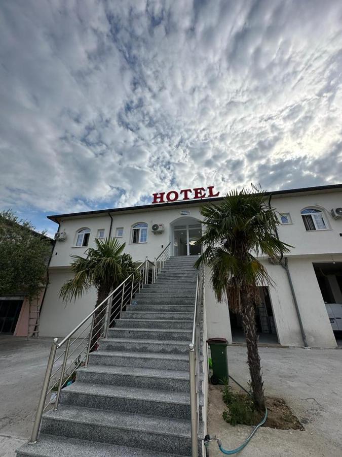 Hotel A & V Dodani Deja's Ford エクステリア 写真